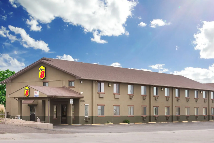 Super 8 Colby