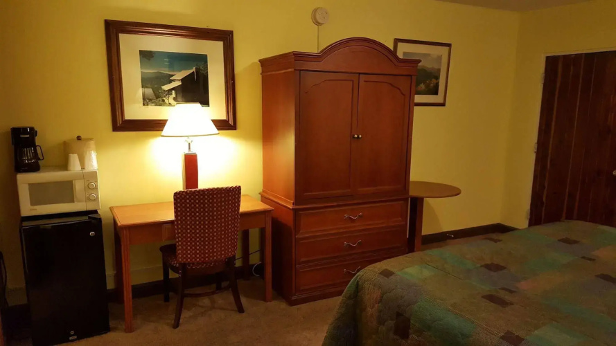 The Mountaineer Inn