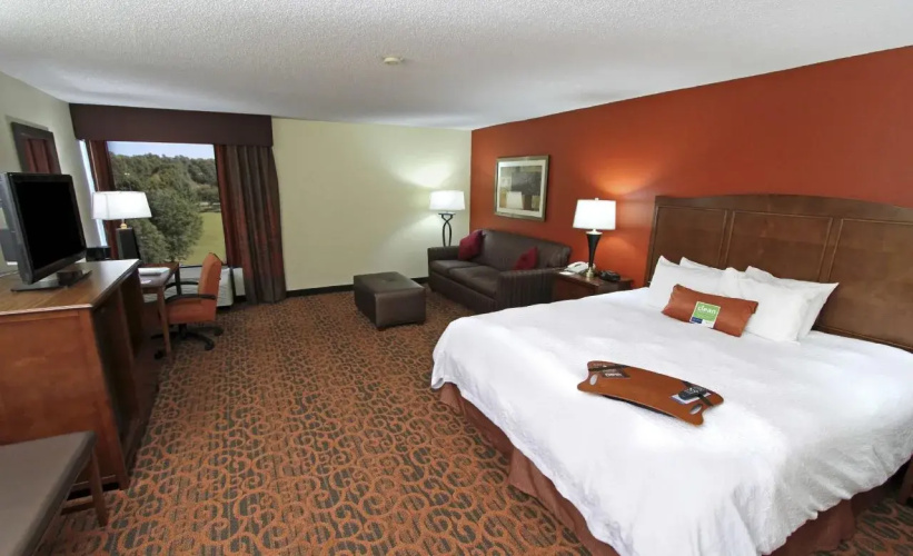 Hampton Inn Birmingham Colonnade