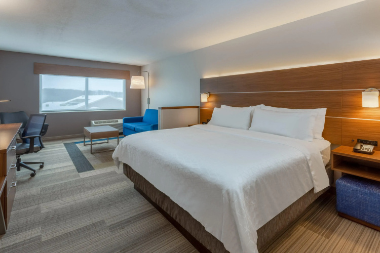 Holiday Inn Express & Suites Rice Lake by IHG