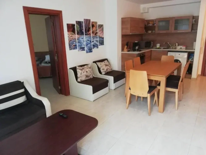 2 Bedrooms Apartment