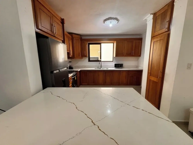 4 Bedrooms Apartment with balcony
