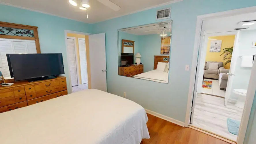 SPC 1001 is a Pet Friendly 1 BR close to pool by RedAwning