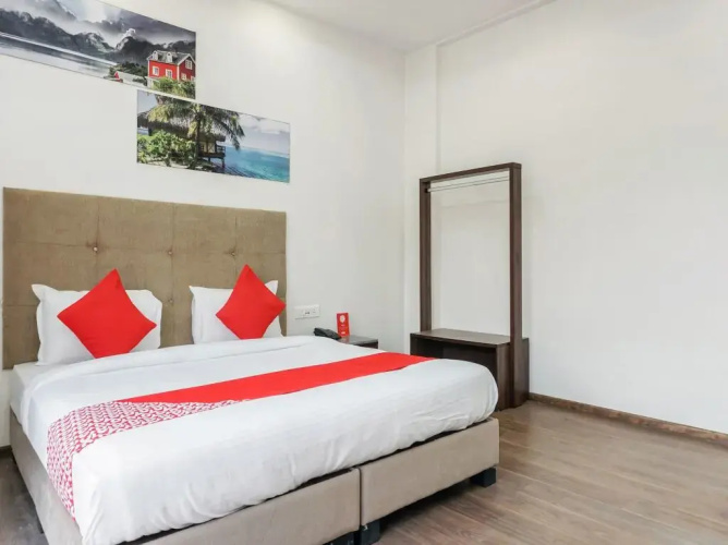 Hotel I Suite 2 By OYO Rooms