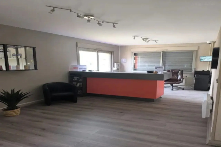 Adonis Lyon Est Hôtel Artys
