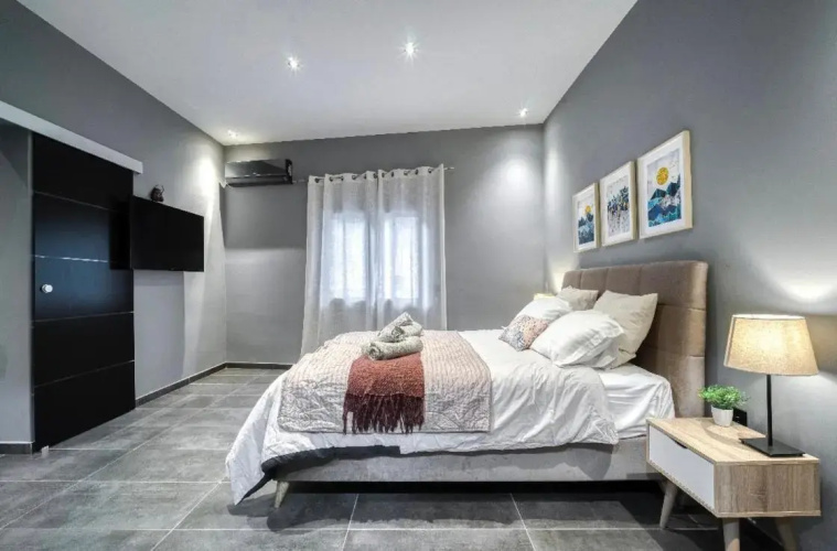 L apartment