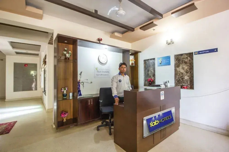 FabHotel Moon Hospitality DLF Phase 3