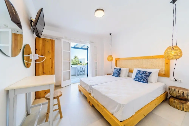 Classic Twin room with balcony