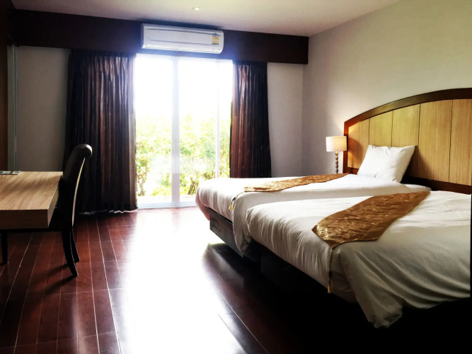 NH Elegant Hotel