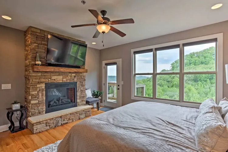 Lake-view Silver Point Condo by Hurricane Marina!