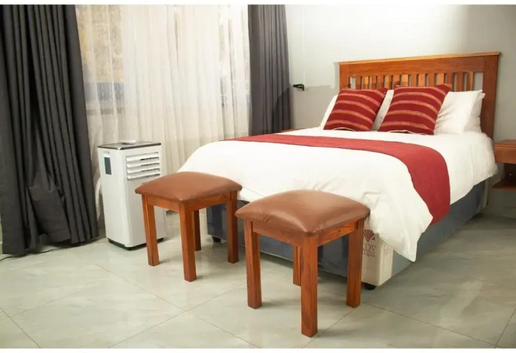 2 Bedrooms Apartment