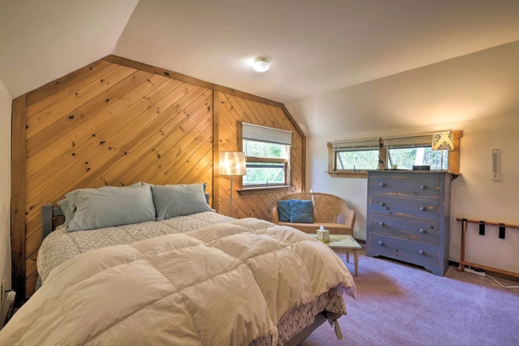Boothbay Harbor Cabin w/ Spacious Deck & Yard!
