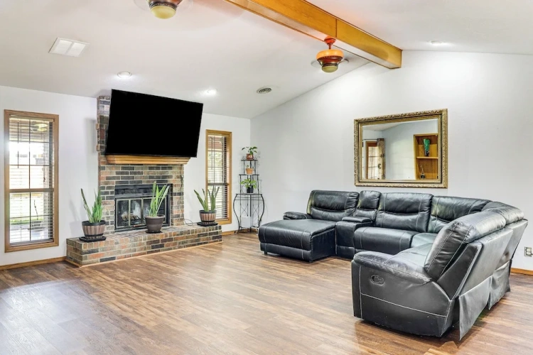 3 Bedrooms Cottage