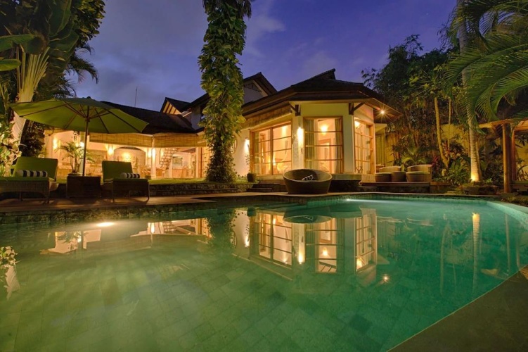 3 Bedrooms Sextuple Family Villa