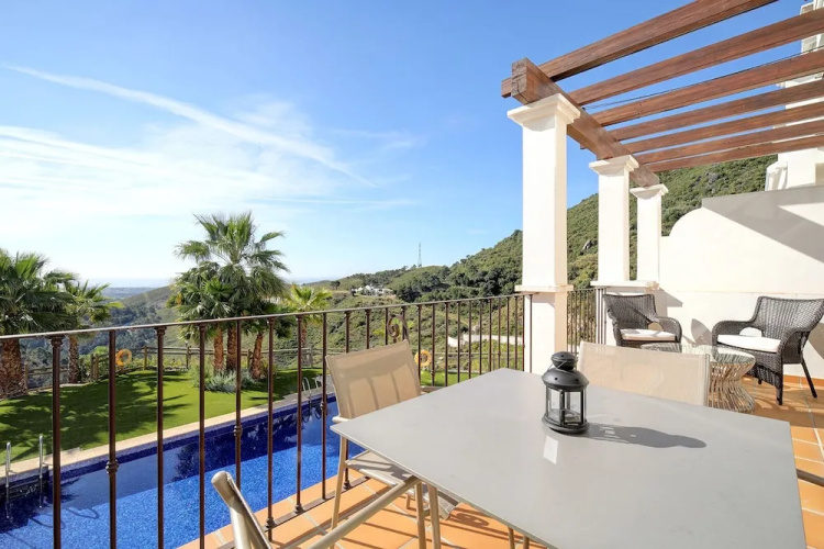 A Beautiful Modern Two Bedroom Villa