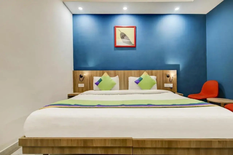 Treebo Mall View, DLF Phase II