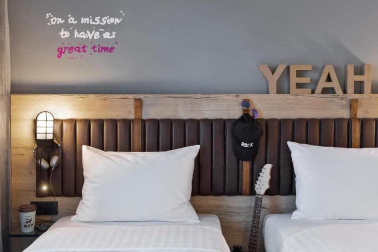 Moxy Sleeper Twin room
