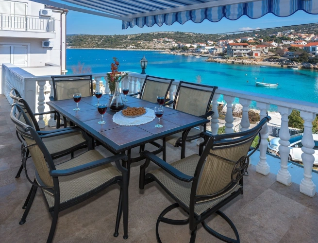 Apartment with balcony