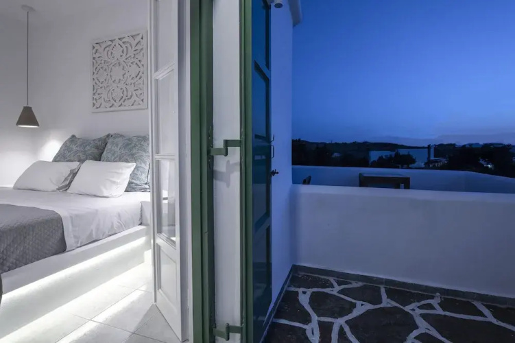 Moraitis - Gaia Lux Inn