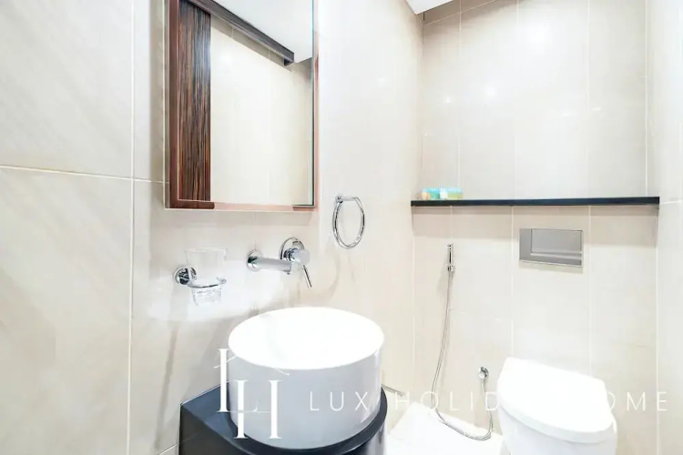 LUX  The Bonnington JLT Suite 2