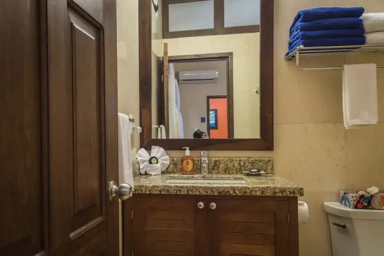 La Buena Vida Suites - Adults Only