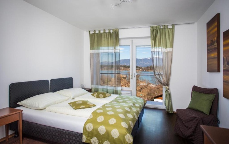 Standard Double room with balcony and with lake view