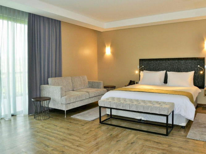 Mantis EPIC Hotel & Suites