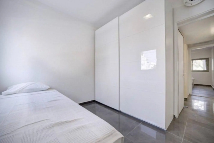 HolyGuest - Bograshov 44Over view