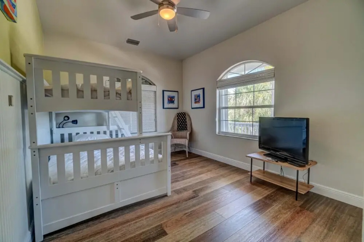 Sable Palm Hidden Gem 4 Bedroom Home by Redawning