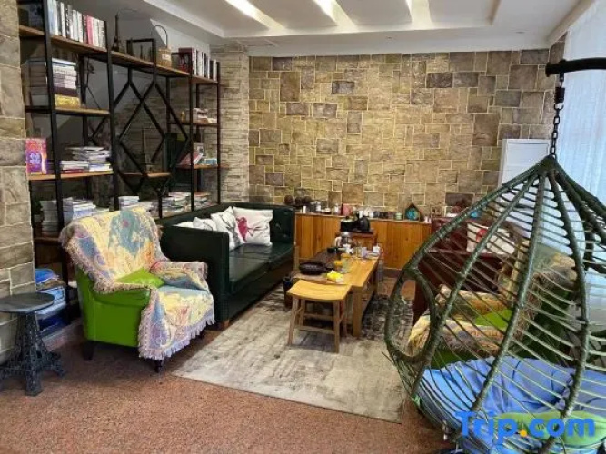 Qingfei Hostel