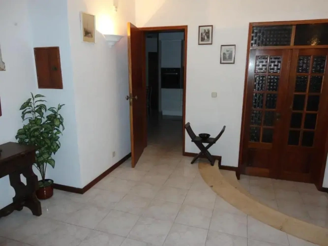 4 Bedrooms Cottage