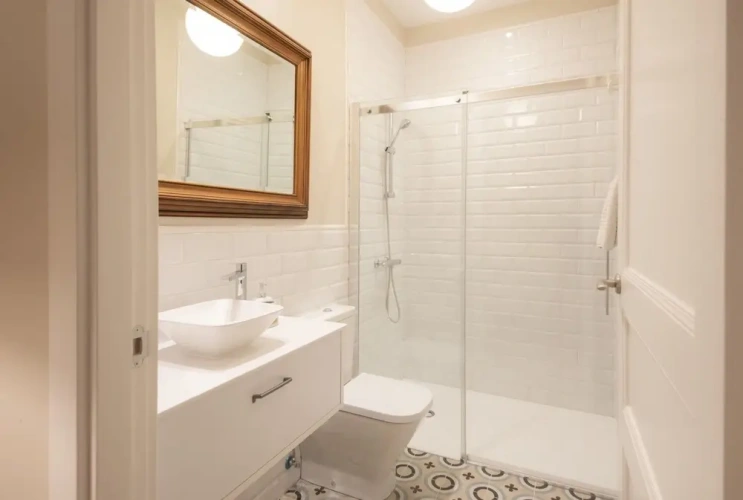 3 Bedrooms Apartment
