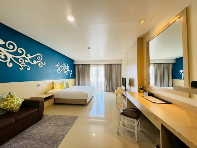 Jolly Suites Petkasem
