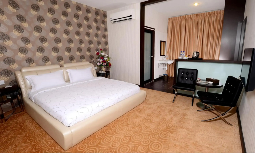 Hotel Tebrau CT