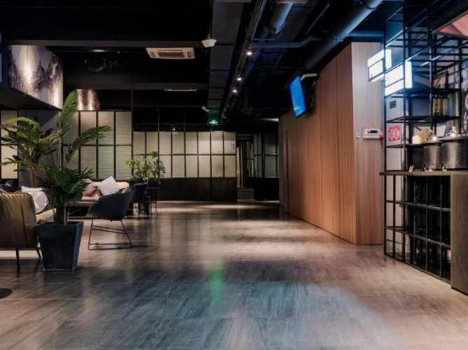 X Hotel