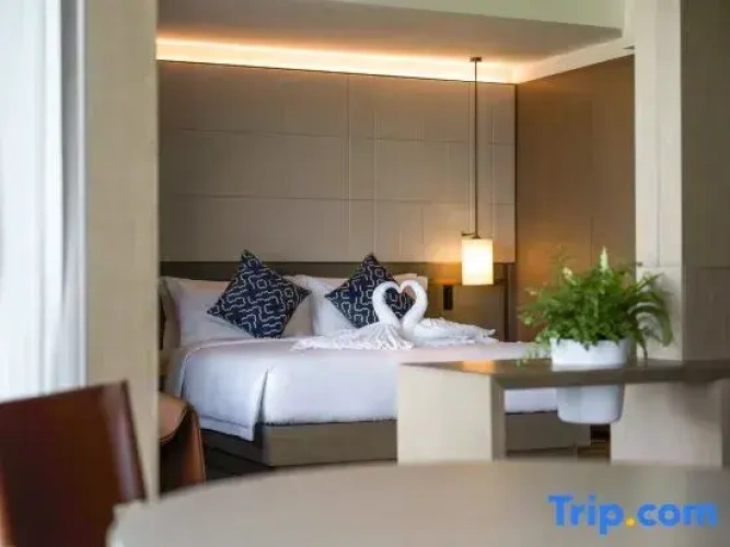 Deluxe Double Suite with river view