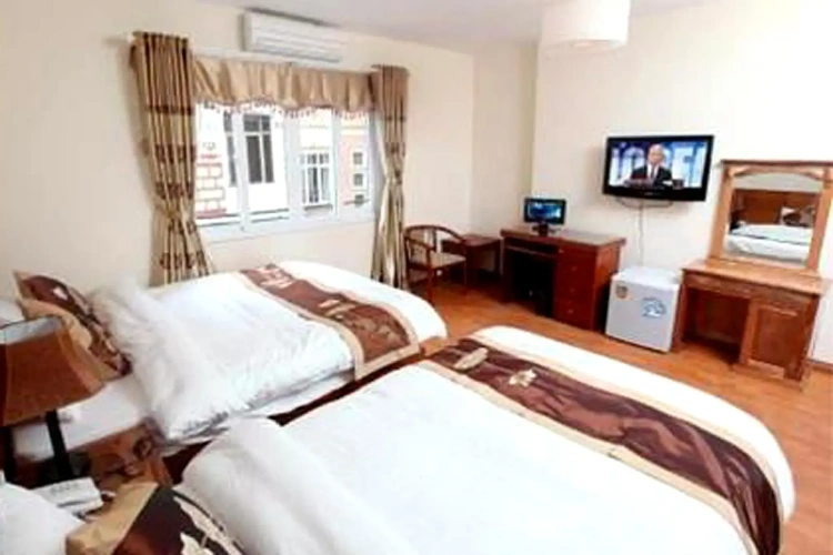 Standard Triple Family room with view