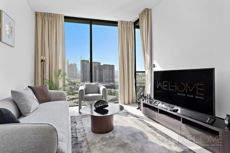 WelHome - Charming Apt With City Lights in Sobha Waves