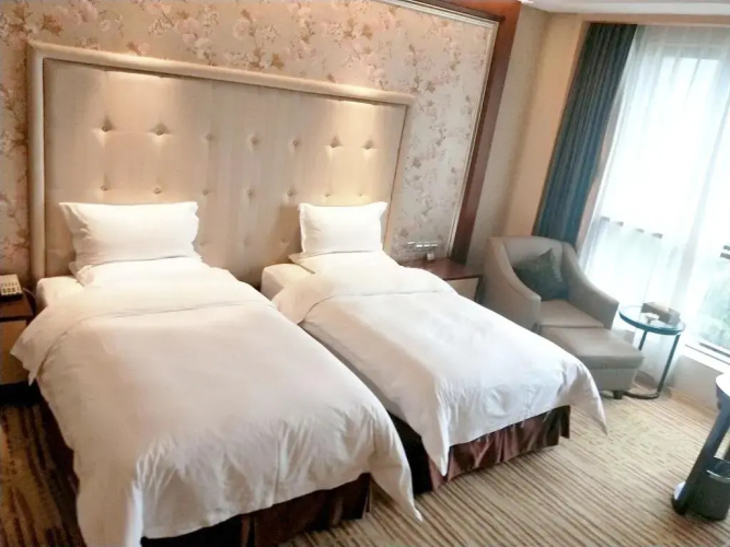 River & Holiday Hotel