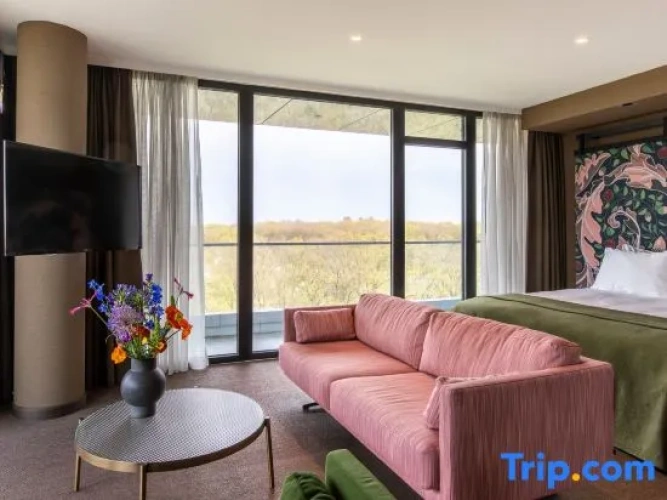 Botanical Suite