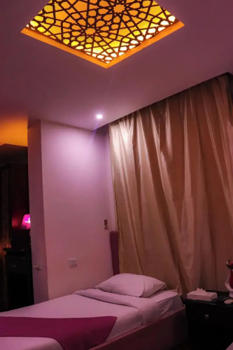 Golden Pyramids Inn