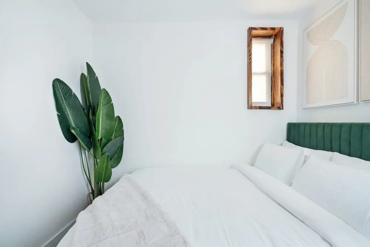 48-3fe 2BR Prime Midtown West