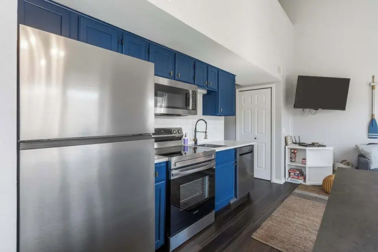 The Lazy Loft Stay for 4!