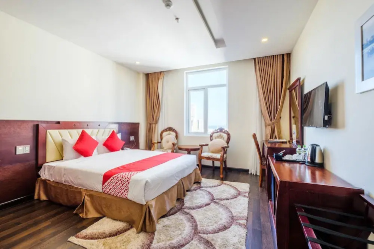 OYO 122 GIC Land Hotel