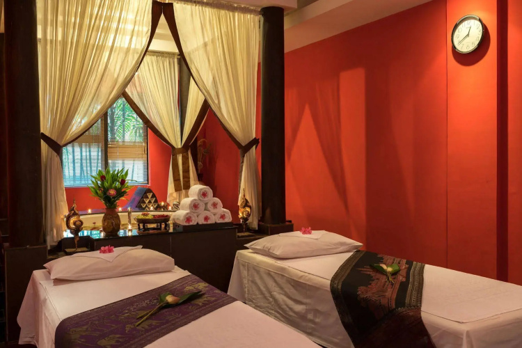 Angkor Miracle Reflection Club