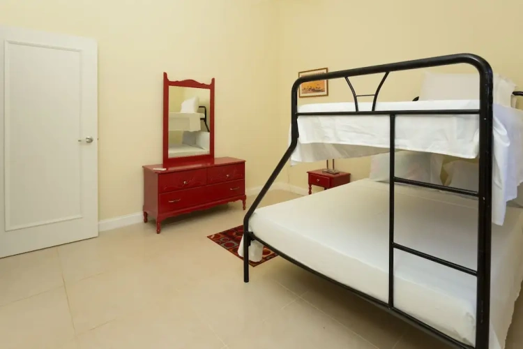 3 Bedrooms Villa with garden view