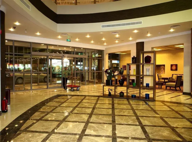 Golden Tulip Suites Breida Al Q