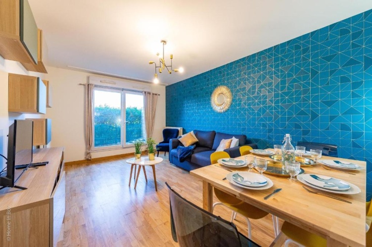 2 Bedrooms Apartment