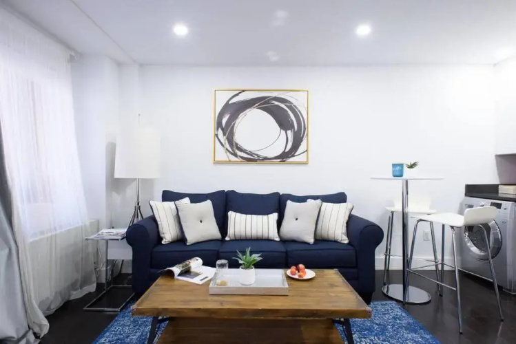 809-4b Studio Balcony W D Prime Location