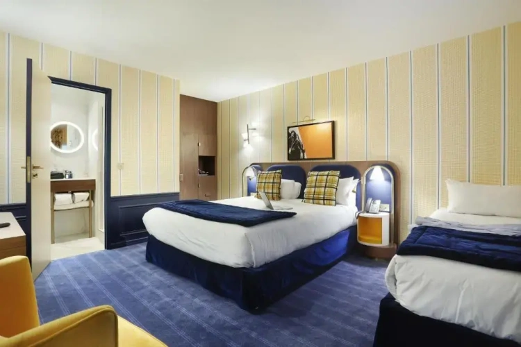 Standard Triple room
